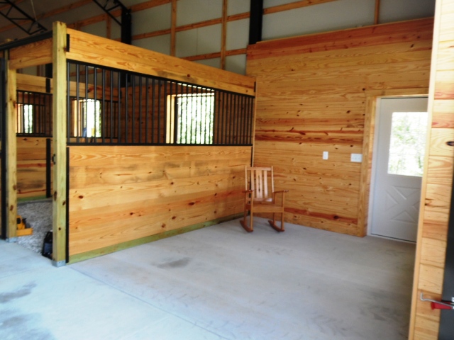 Davis 36 X 60 X 14 Horse Barn Interior